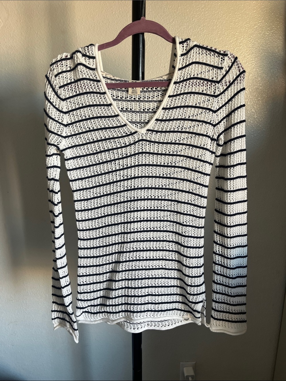 Roxy White & Navy Striped V‑Neck Long Sleeve Knitted Hoodie Sweater
